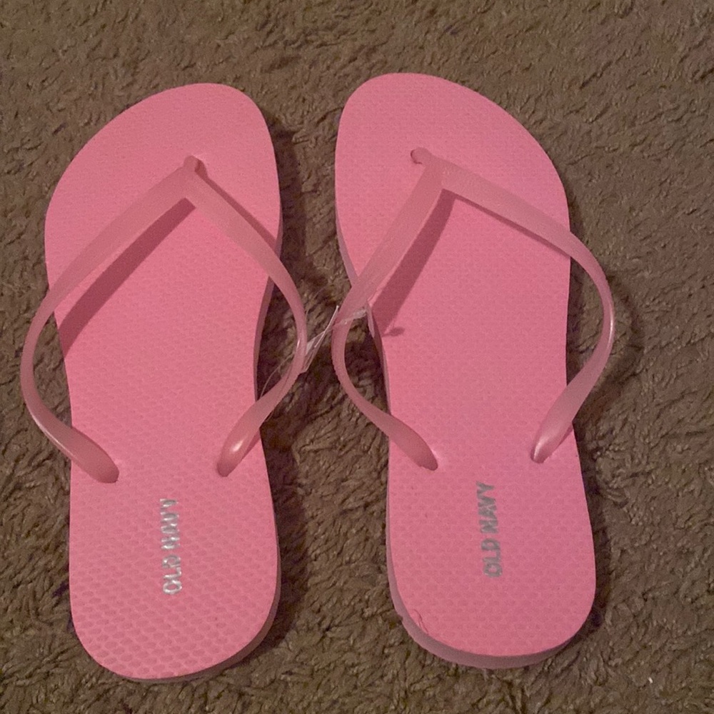 Old navy flip flops 🩴